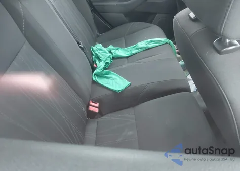 2016 Ford Focus Se z USA, uszkodzony, nr VIN 1FADP3K2XGL233332